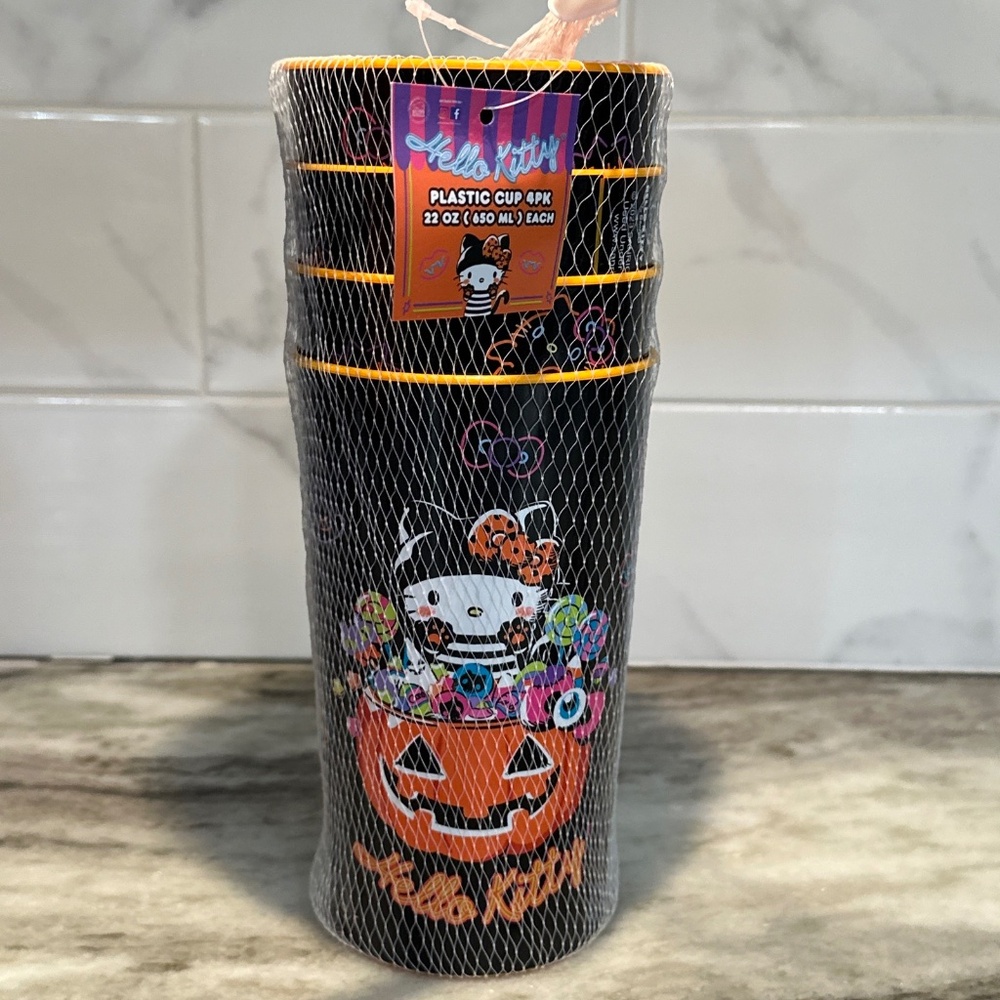 Hello Kitty HALLOWEEN TUMBLERS Cups Set of 4 Plastic Reusable 22oz Pumpkin Ghost